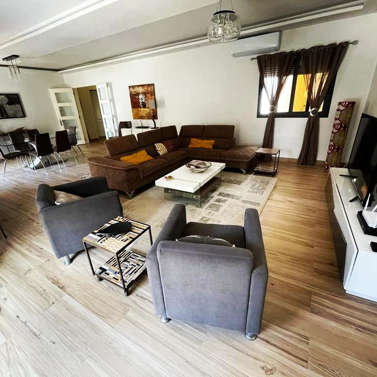 Almadies appartement meublé F4 à louer
