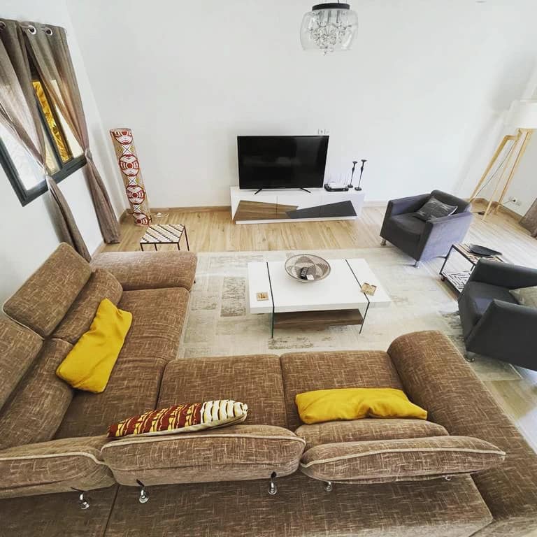 Almadies appartement meublé F4 en location